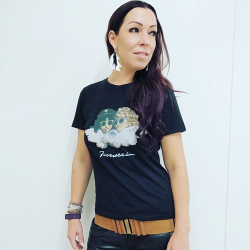 Becoming a successful female DJ